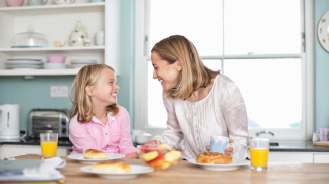 טיפים לארוחת עשר מעולה לילדים שלכם (צילום:  Compassionate Eye Foundation/Rob Daly/OJO Images Ltd gettyimages)