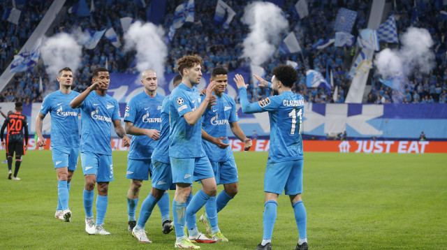 שחקני זניט חוגגים (צילום: רויטרס)