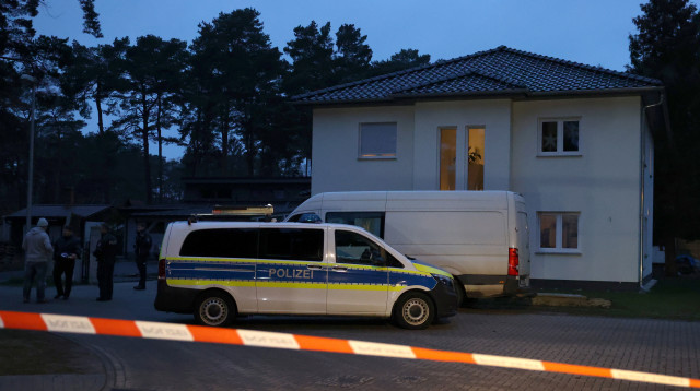 זירת הרצח בבית המשפחה (צילום: רויטרס)