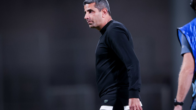 מאמן בני סכנין שרון מימר (צילום: מאור אלקסלסי)