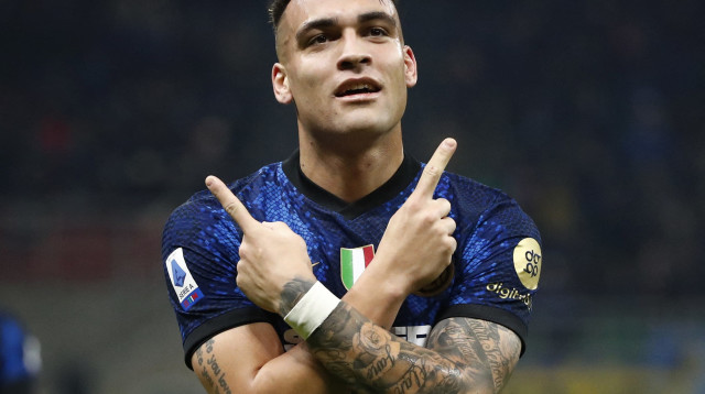 לא התרגש מהחטאת הפנדל והשלים צמד. לאוטרו מרטינס (צילום: רויטרס)