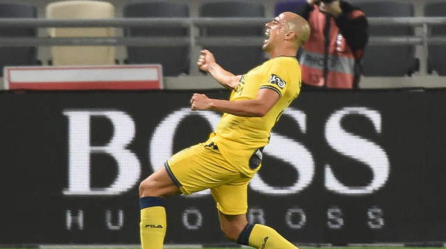 שחקן מכבי תל אביב טל בן חיים (צילום: ברני ארדוב)