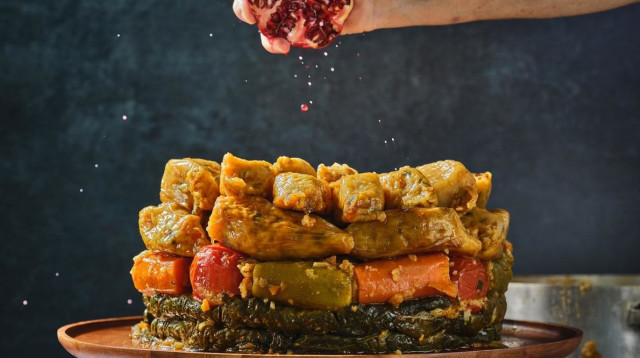 עוגת ממולאים של ריחות וטעמים (צילום: גיל אבירם)