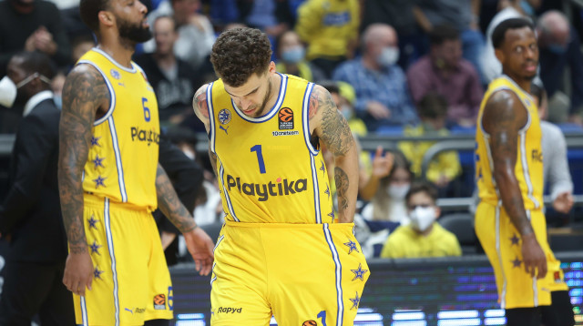 דרוש שינוי מקצועי ומנטלי. ווילבקין לצד וויליאמס ונאנלי (צילום: דני מרון)