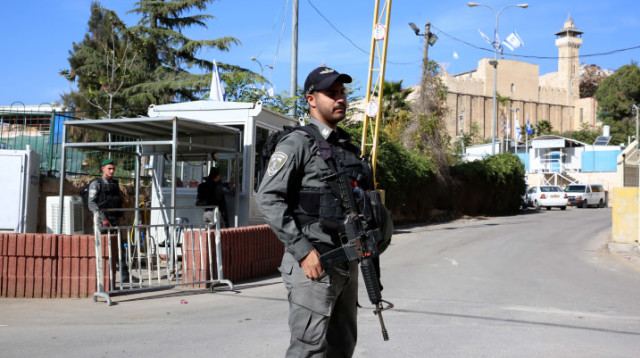 כוחות מג"ב בחברון, סמוך למערת המכפלה (צילום: ויסאם השלמון, פלאש 90)