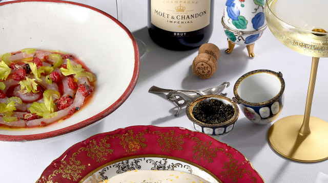 חמינדוס ואינטיאס ושמפניה (צילום: שרון בירן)