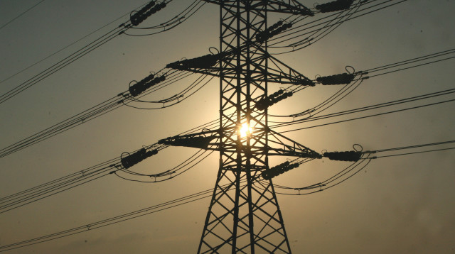 עמודי חשמל (צילום: נתי שוחט, פלאש 90)