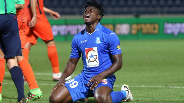 לנרי קהינדה שחקן הפועל עכו (צילום: קובי אליהו)