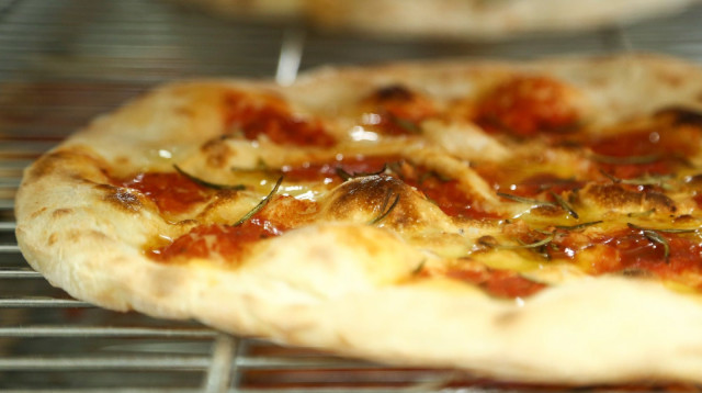 פוקאצ'ה ביתית  (צילום: מתוך דף הפייסבוק של בית ספר בישולים)