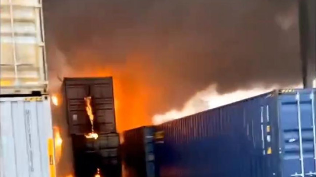 תקיפה בנמל לטקיה (צילום: רשתות ערביות)