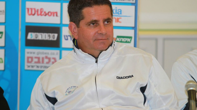 עמוס מנסדורף, מאמן נבחרת הפדרציה (צילום: קובי אליהו)