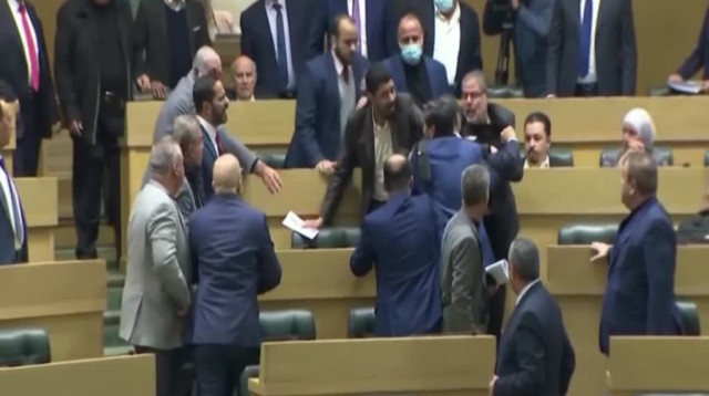 הקטטה בפרלמנט בירדן (צילום: רויטרס)