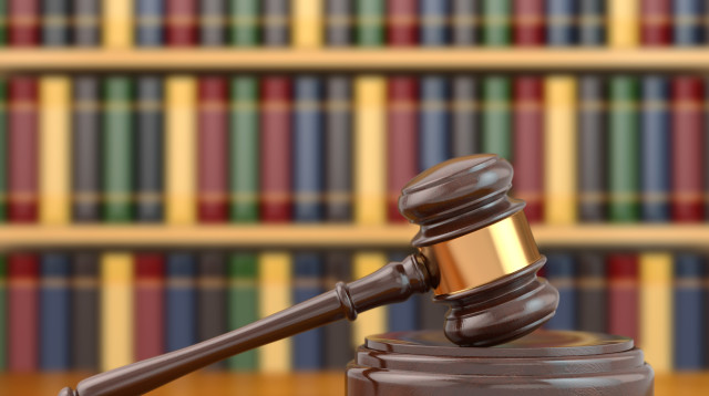 פטיש בית במשפט (צילום: אינג'אימג')