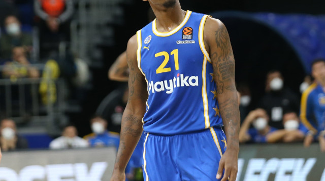 לפחות הוא הראה סימני חיים. ג'יימס נאנלי (צילום: אודי ציטיאט)