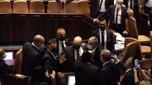 בנט מתעמת עם חברי האופוזיציה (צילום: מרק ישראל סלם)