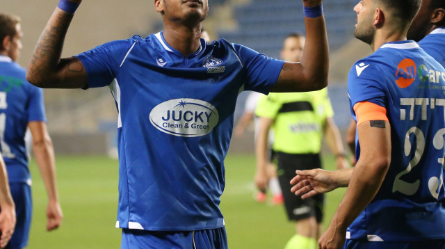 אור אינברום שחקן מכבי פתח תקוה (צילום: אודי ציטיאט)