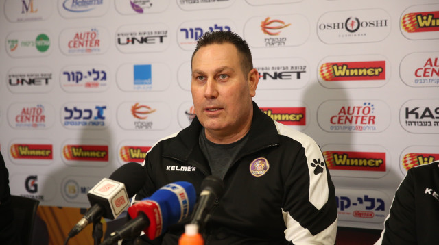 מאמן הפועל חולון גיא גודס (צילום: יותם רונן)