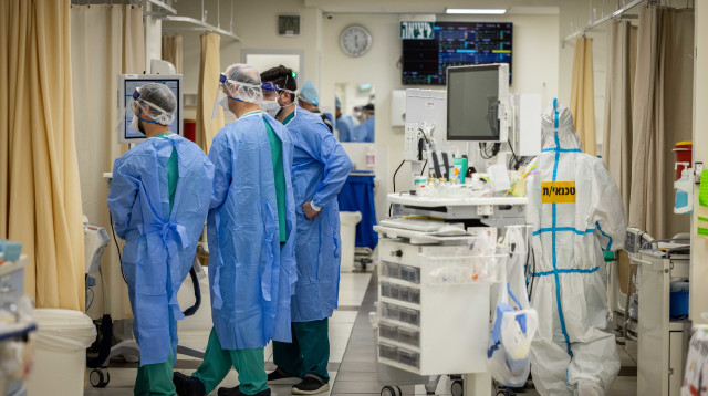 מחלקת קורונה (צילום: יונתן זינדל, פלאש 90)