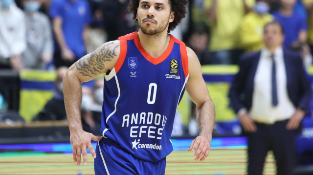 26 נקודות? שש שלשות? מדד 37? אל תצחיקו אותו. שיין לארקין (צילום: דני מרון)