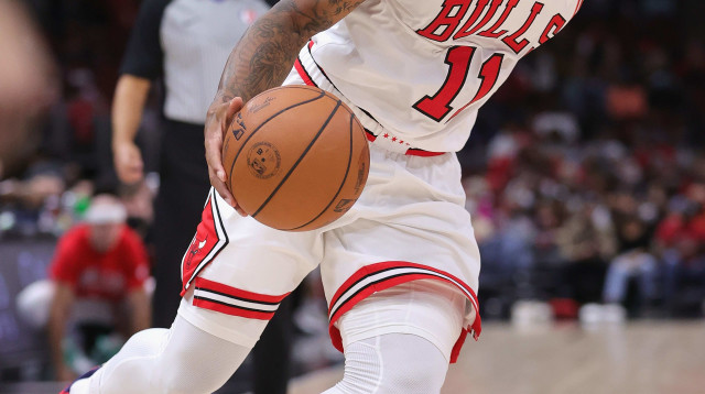 גם הוא מוקף בשחקנים הנכונים. דמאר דרוזן במדים החדשים (צילום: GettyImages, Jonathan Daniel)