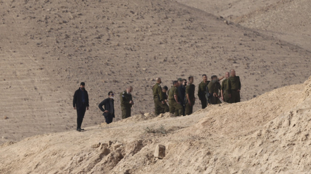 הרמטכ"ל בזירת הירי בבקעה (צילום: יונתן זינדל פלאש 90)