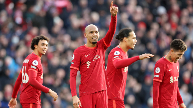 פאביניו, שחקן ליברפול חוגג (צילום: רויטרס)