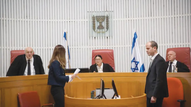 שופטי בית המשפט העליון - עוזי פוגלמן, אסתר חיות, חנן מלצר  (צילום: יונתן זינדל, פלאש 90)