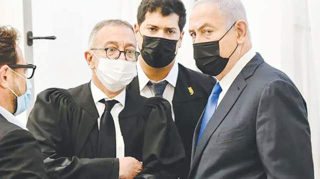 בנימין נתניהו ועו"ד בועז בן צור  (צילום: ראובן קסטרו)