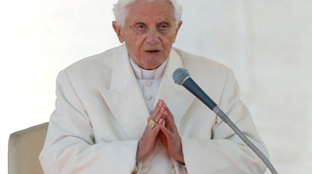 בנדיקטוס ה-16 (צילום: REUTERS/Alessandro Bianchi/File Photo)