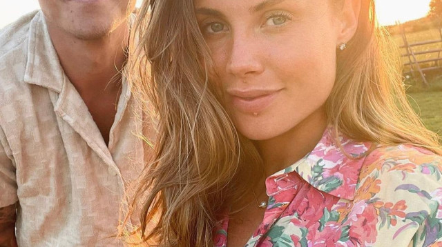 ויקטור לינדלוף עם אשתו, מאיה נילסון (צילום: אתר רשמי, מתוך עמוד האינסטגרם של ויקטור לינדלוף)