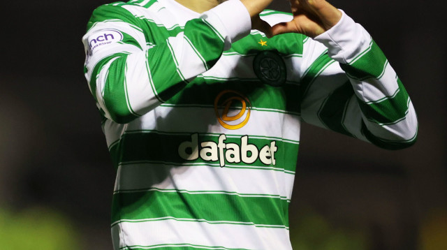 ליאל עבדה שחקן סלטיק חוגג שער (צילום: GettyImages, Alan Harvey - SNS Group)