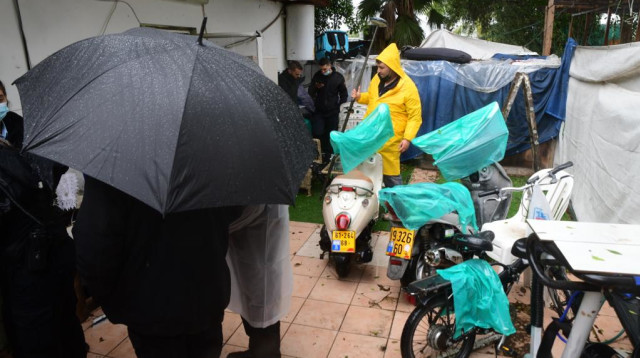 פינוי שכונת כפר שלם בתל אביב (צילום: אבשלום ששוני)