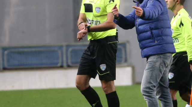 ארז פפיר, שופט כדורגל (צילום: אודי ציטיאט)