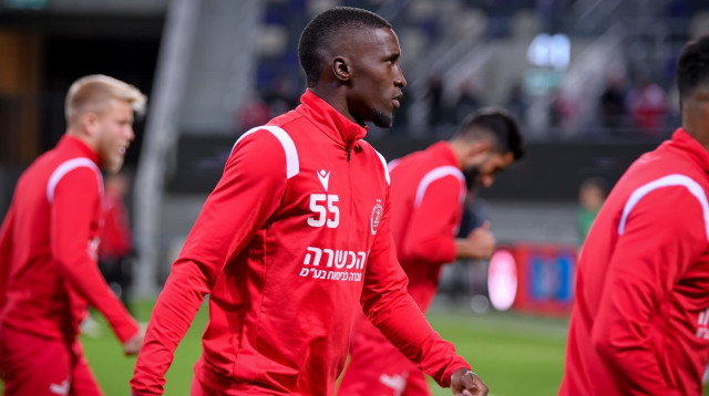 שחקן הפועל תל אביב סיאנדה קולו (צילום: אריאל שלום)