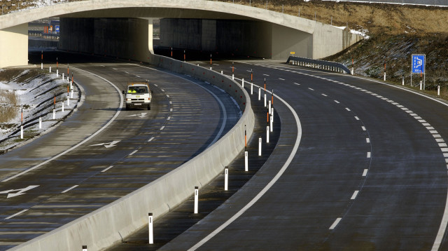 הדרך המהירה בין ברטיסלבה לוינה (צילום: SAMUEL KUBANI / AFP)