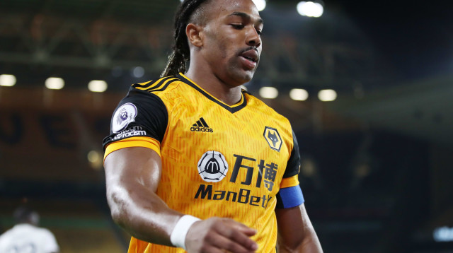 שחקנה של וולבס אדאמה טראורה (צילום: רויטרס)