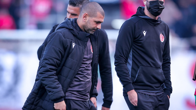 עוזר מאמן הפועל תל אביב סלים טועמה (צילום: מאור אלקסלסי)