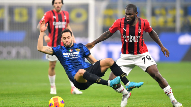 שוב נגד האקסית. צ'לחנוילו (צילום: רויטרס)