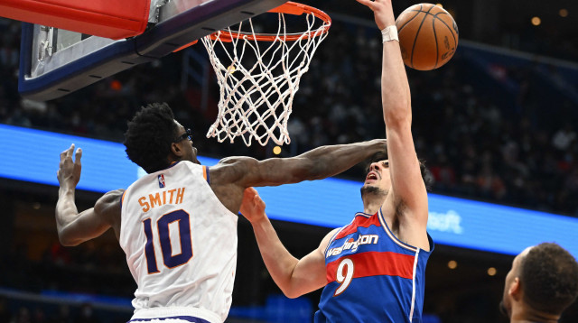 אווירה מדכדכת, יכולת חלשה. אבדיה נחסם על ידי ג'יילן סמית' (צילום: רויטרס)