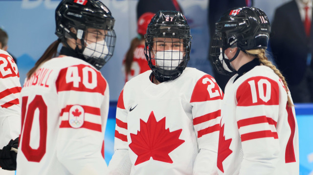 שחקניות נבחרת קנדה, הוקי קרח נשים (צילום: GettyImages, Bruce Bennett)