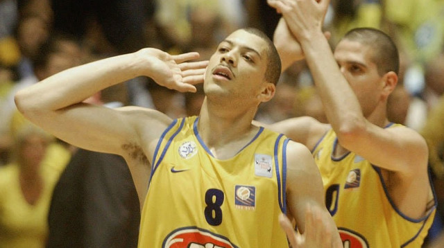 איזה סל זה היה. פארקר במדי מכבי תל אביב (צילום: GettyImages)