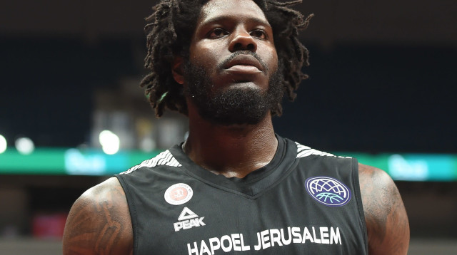 אנתוני בנט חזר לסגל הפועל ירושלים (צילום: ברני ארדוב)