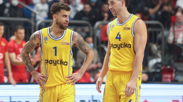 אכזבה בצהוב. ווילבקין וקלויארו (צילום: דני מרון)