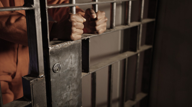 עו"ד יאיר בן שטרית מסביר איך למרות עבר תעבורתי עשיר, מנע עונש מאסר של חייל צעיר (צילום: envato)