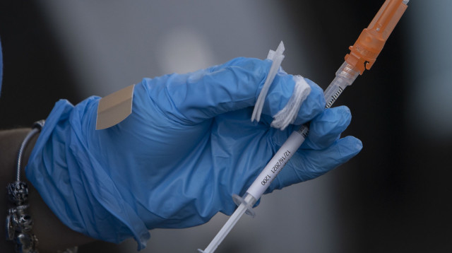 חיסון נגד קורונה (צילום: GettyImages, Joe Raedle)