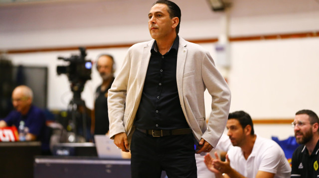 מאמן אליצור נתניה רובן נייברגר (צילום: לירון מולדובן)