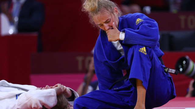 דריה בילודיד ג'ודוקא אוקראינית בוכה לאחר זכייה במדליית הארד (צילום: רויטרס)