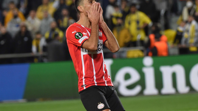 ערן זהבי שחקן פ.ס.וו איינדהובן (צילום: ברני ארדוב)