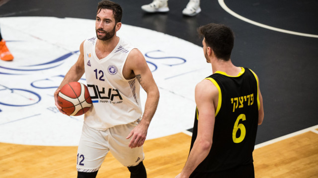 יוגב אוחיון, שחקן עירוני נהריה (צילום: אתר רשמי, יעל אמסילי, מנהלת הליגה הלאומית)