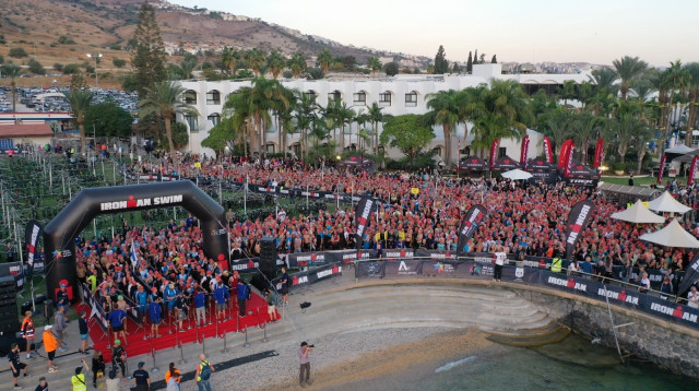 היסטוריה ספורטיבית. איירון מן מגיע לטבריה (צילום: בני דוייטש באדיבות קבוצת קומטק)